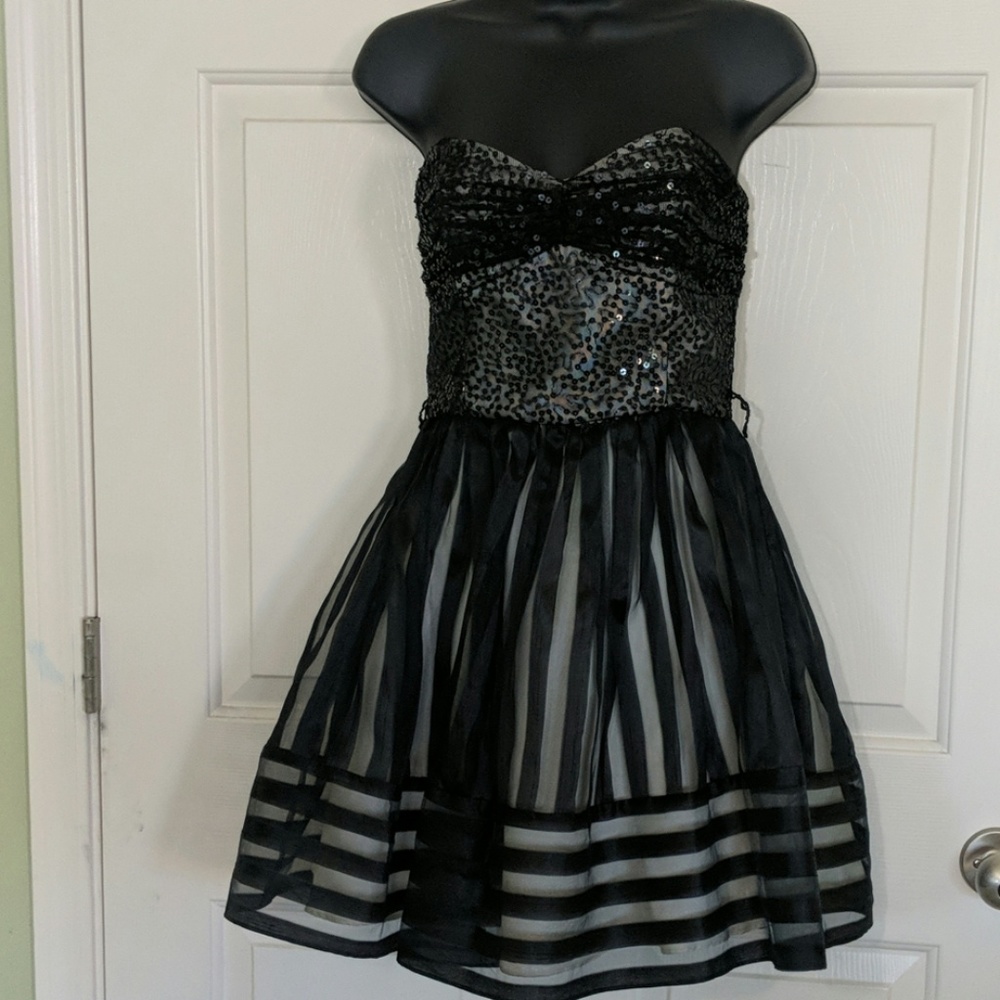 Betsey Johnson Black Formal Gown